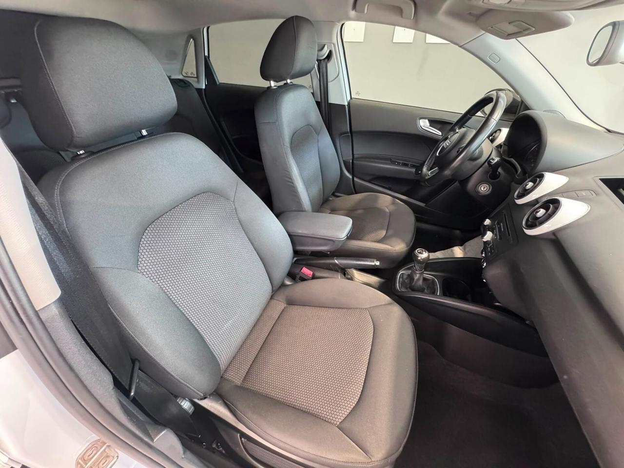 Audi A1 SPB 1.6 TDI Admired 90cv S-LINE