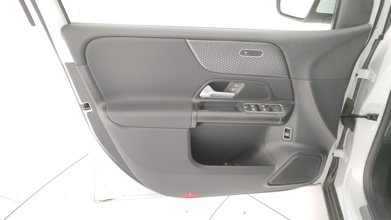 Mercedes-Benz B 180 Progressive Advanced auto