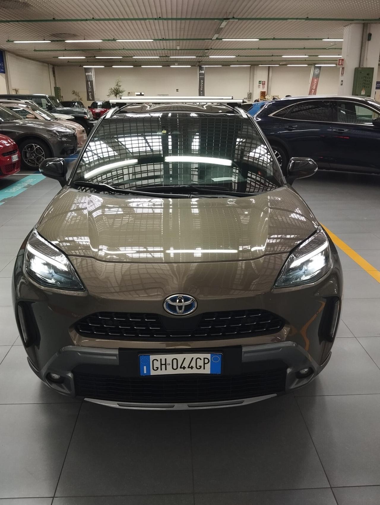 Toyota Yaris Cross 1.5 Hybrid 5p. E-CVT AWD-i Adve