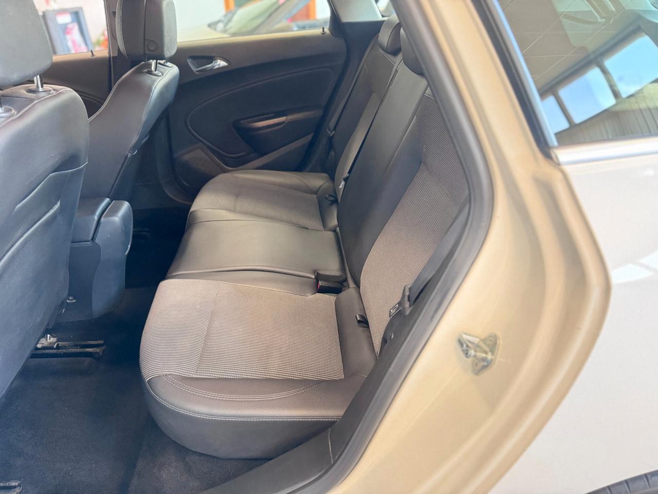 Opel Astra 1.7 CDTI 110CV Sports Tourer Cosmo Fleet