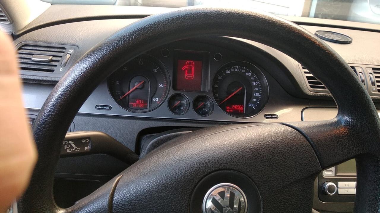 Volkswagen Passat 1.9 TDI/105CV DPF Var. BlueMotion