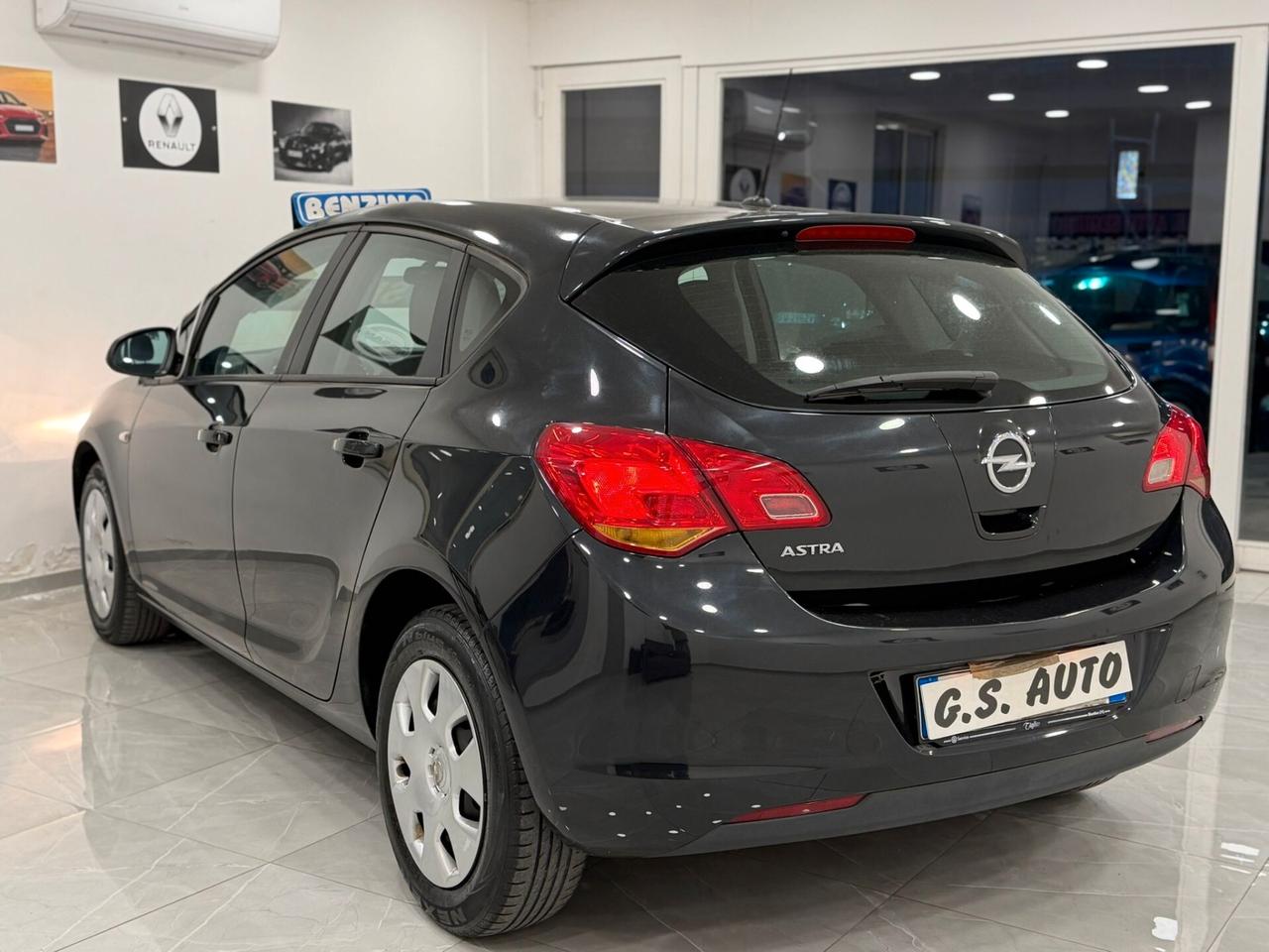 Opel Astra 1.4 100CV 5 porte Cosmo