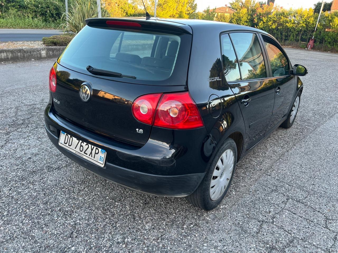 Volkswagen Golf 1.6 16V FSI 5p. Comfortline