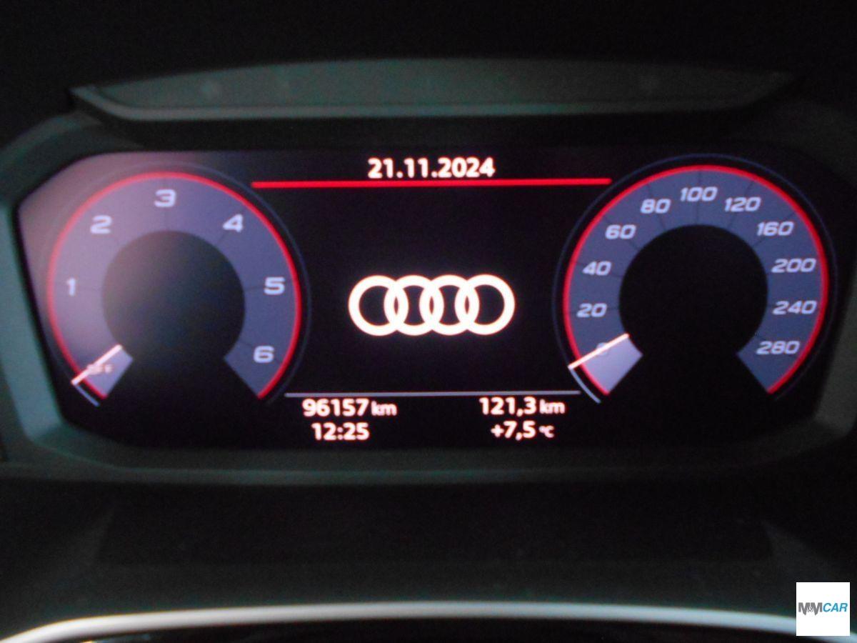 AUDI - Q3 - 40 TDI quattro S tr. Business Adv.