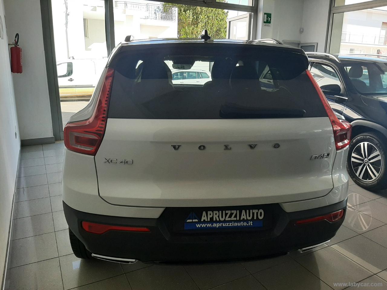 VOLVO XC40 D4 AWD Geartronic R-design