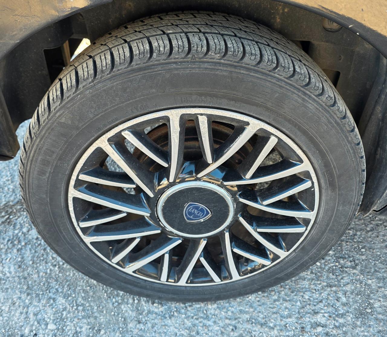 Lancia Ypsilon 1.2 69 CV 5 porte GPL Ecochic Gold