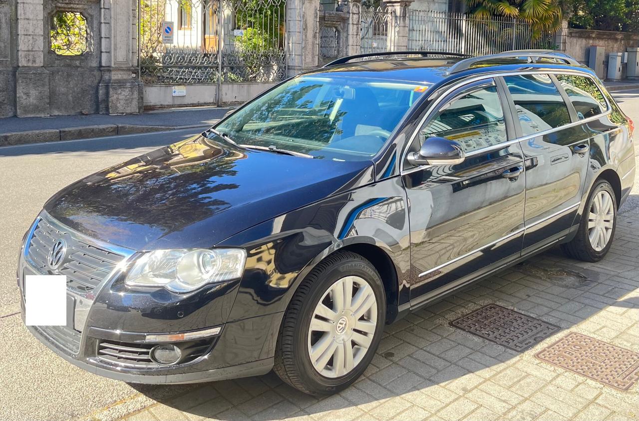 VOLKSWAGEN PASSAT 2.0 TDI DPF VARIANT DSG HIGHLINE - CAMBIO AUTOMATICO - VOLANO CHE VIBRA LEGGERMENTE