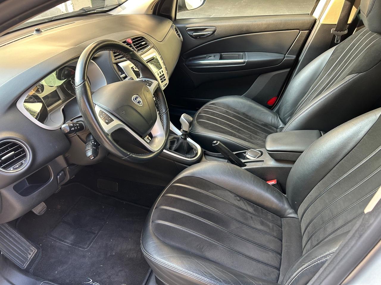 Lancia Delta 1.6 MJT DPF 105 CV Gold