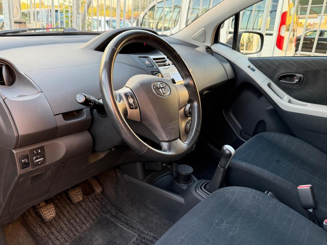 Toyota Yaris 1.0 5 porte Sol