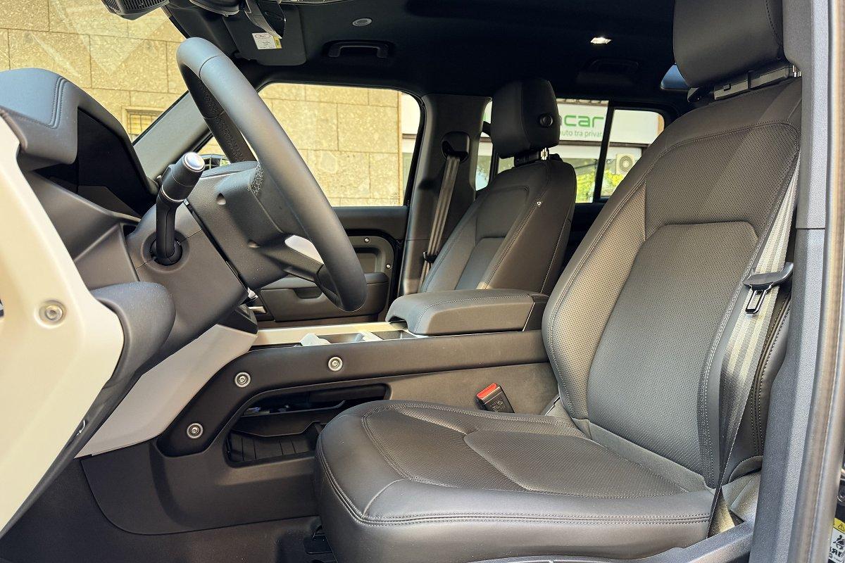 LAND ROVER Defender 110 3.0D I6 200 CV AWD Auto S