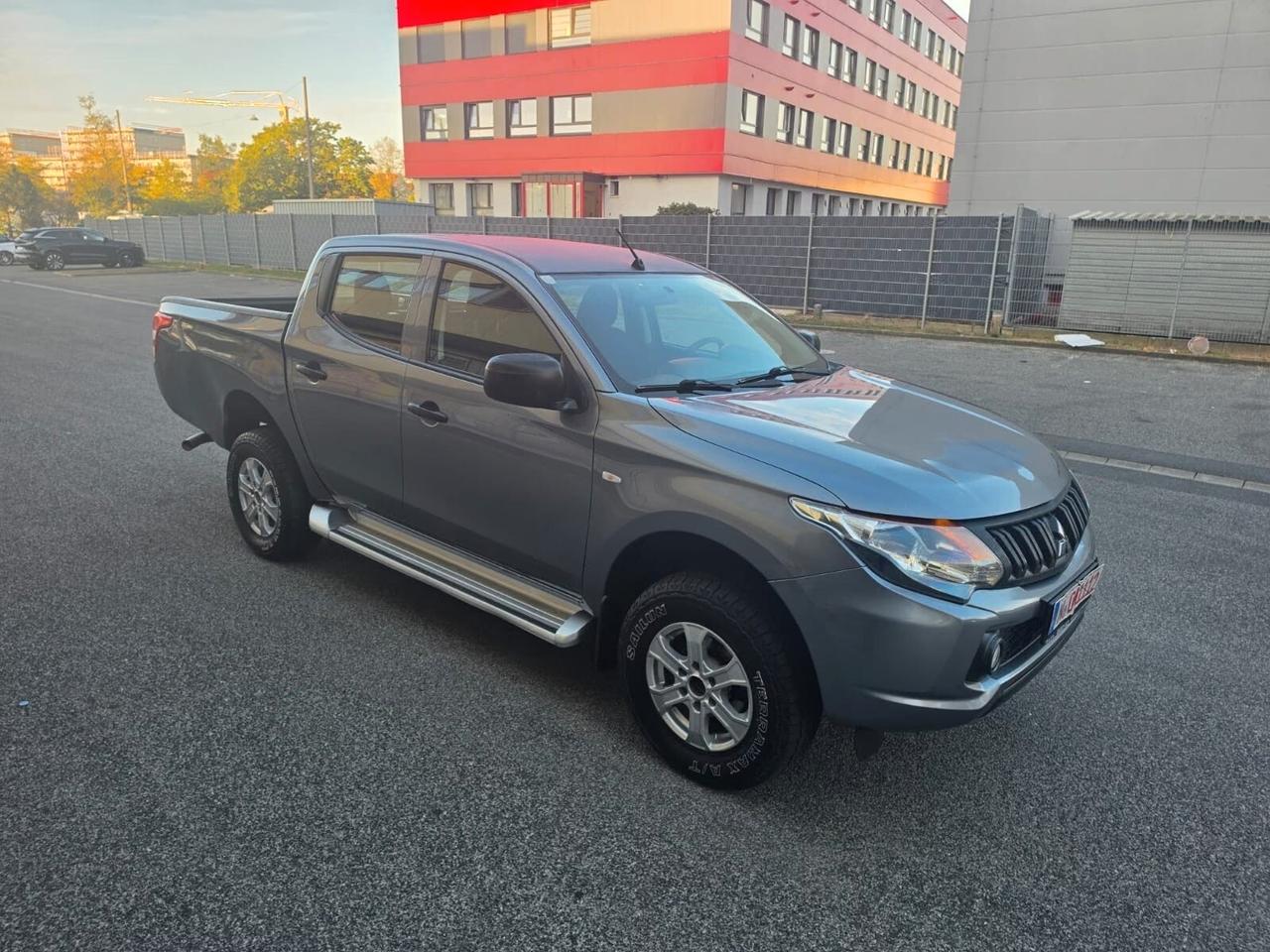 Mitsubishi L200 DC CLIMA CERCHI E GANCIO