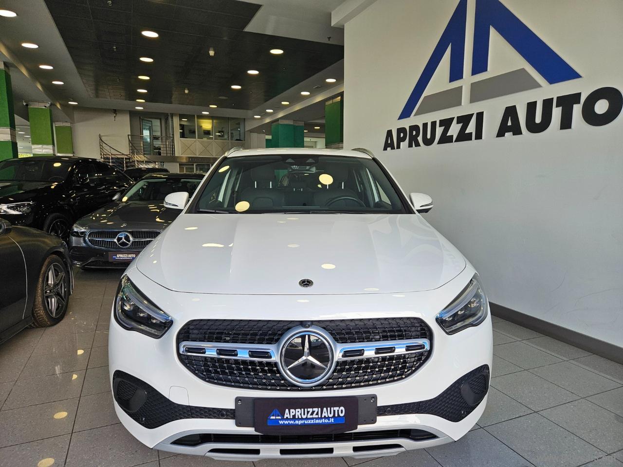 MERCEDES-BENZ GLA 200 d Automatic 4Matic Sport
