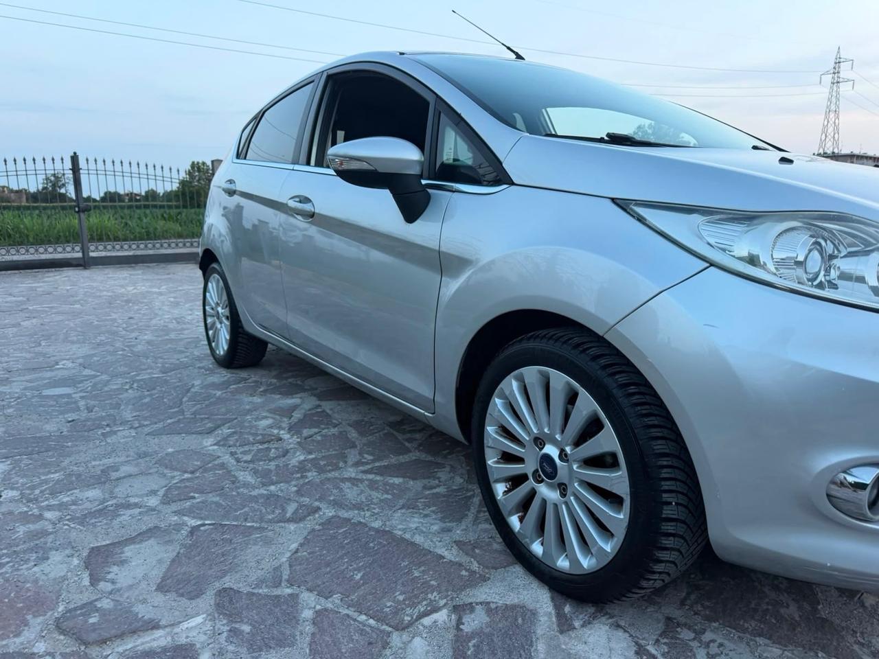 Ford Fiesta 1.2 82 CV 5 porte Titanium neopatentati