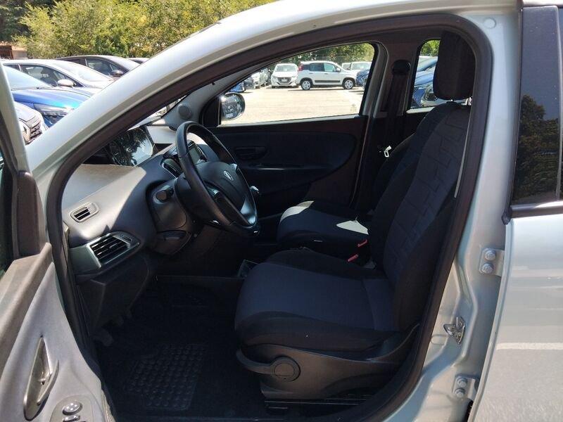 Lancia Ypsilon NUOVA My24 1.0 Firefly 70 CvStart&Stop Hybrid Oro