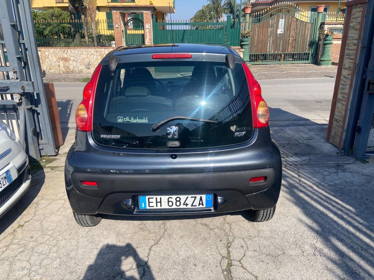 Peugeot 107 1.0 68CV 5p. Desir ha solo 30493km