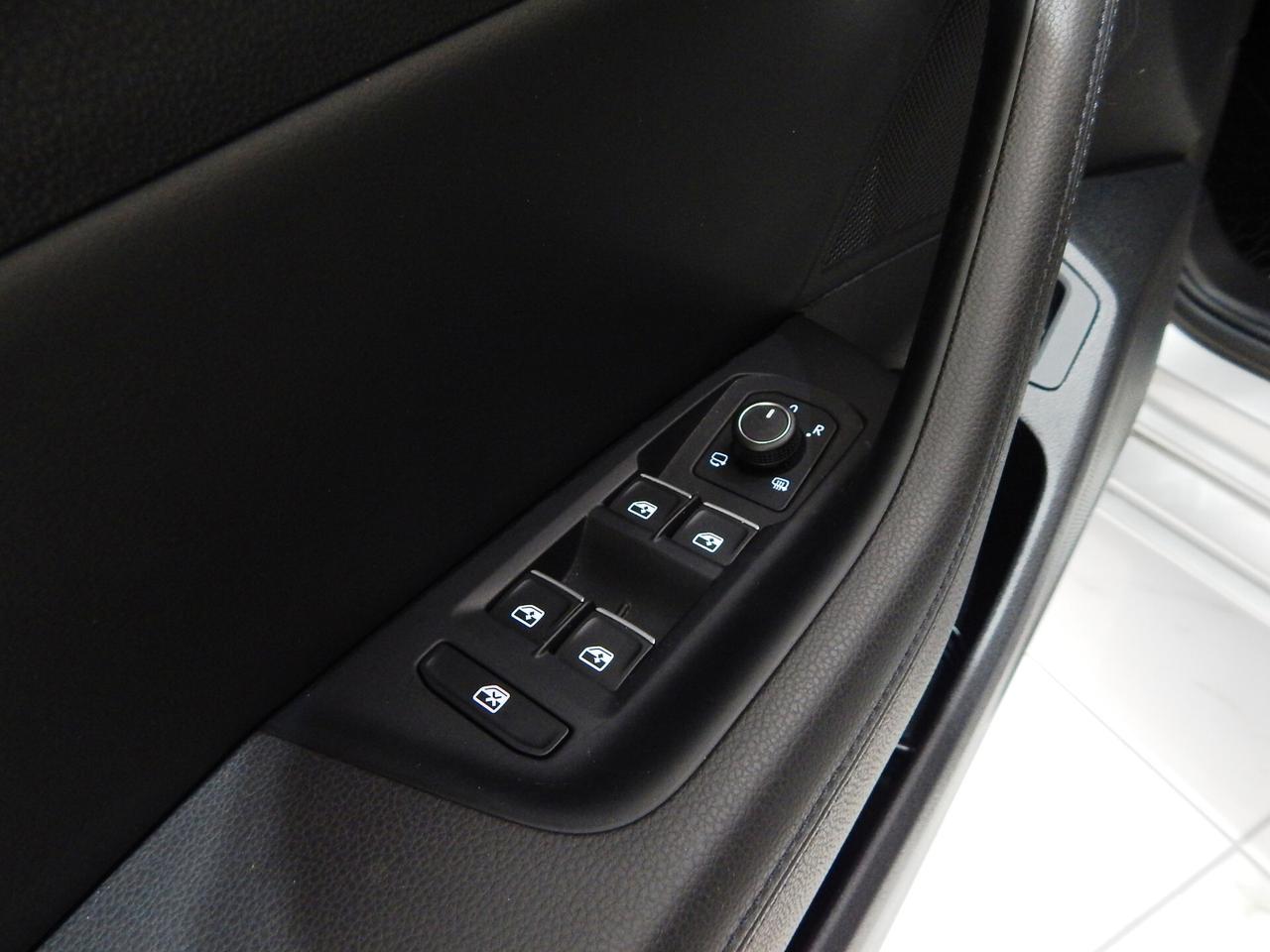 Volkswagen Passat Variant 2.0 TDI Highline 4motion 190cv DSG TETTO-NAVI-PELLE-LED