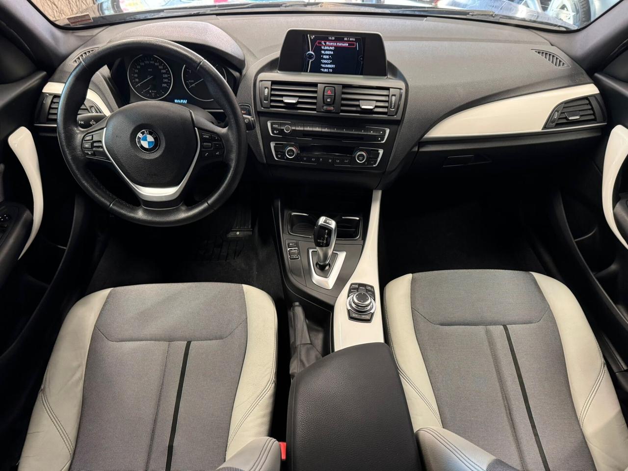 Bmw 118 118d 5p. Urban