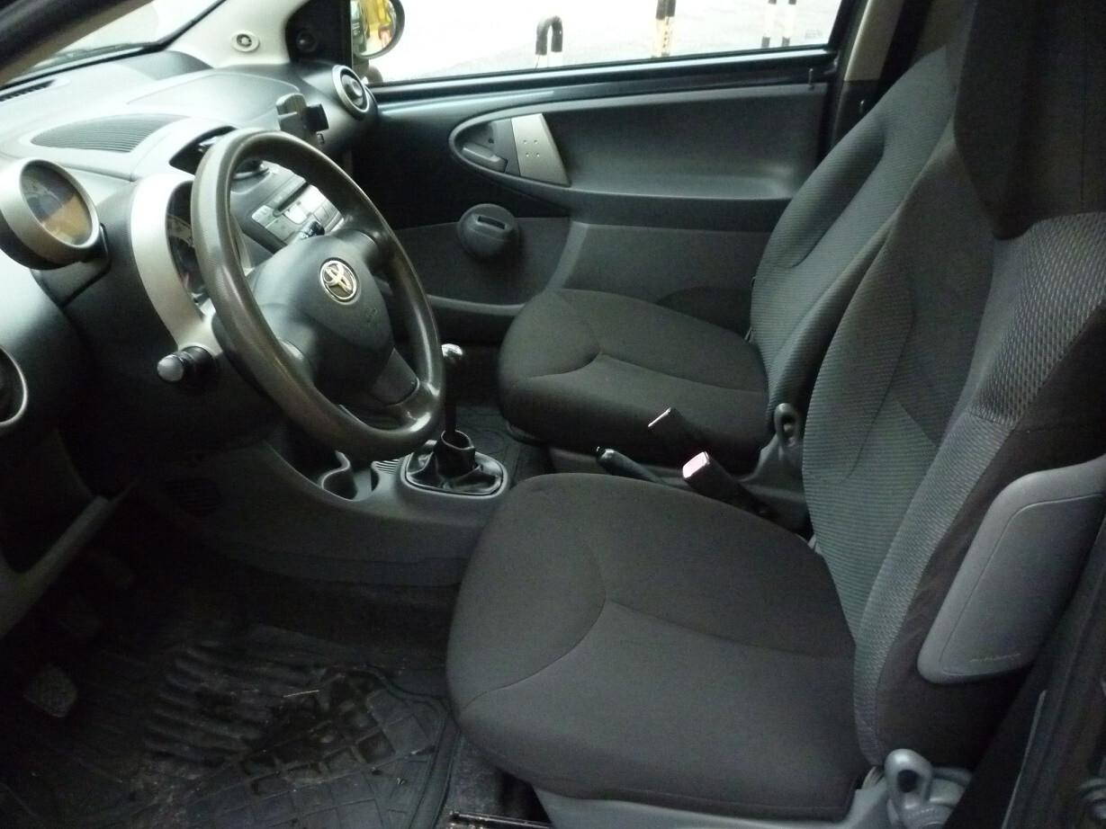 Toyota Aygo 1.0 12V VVT-i 3 porte Ok neopatentati