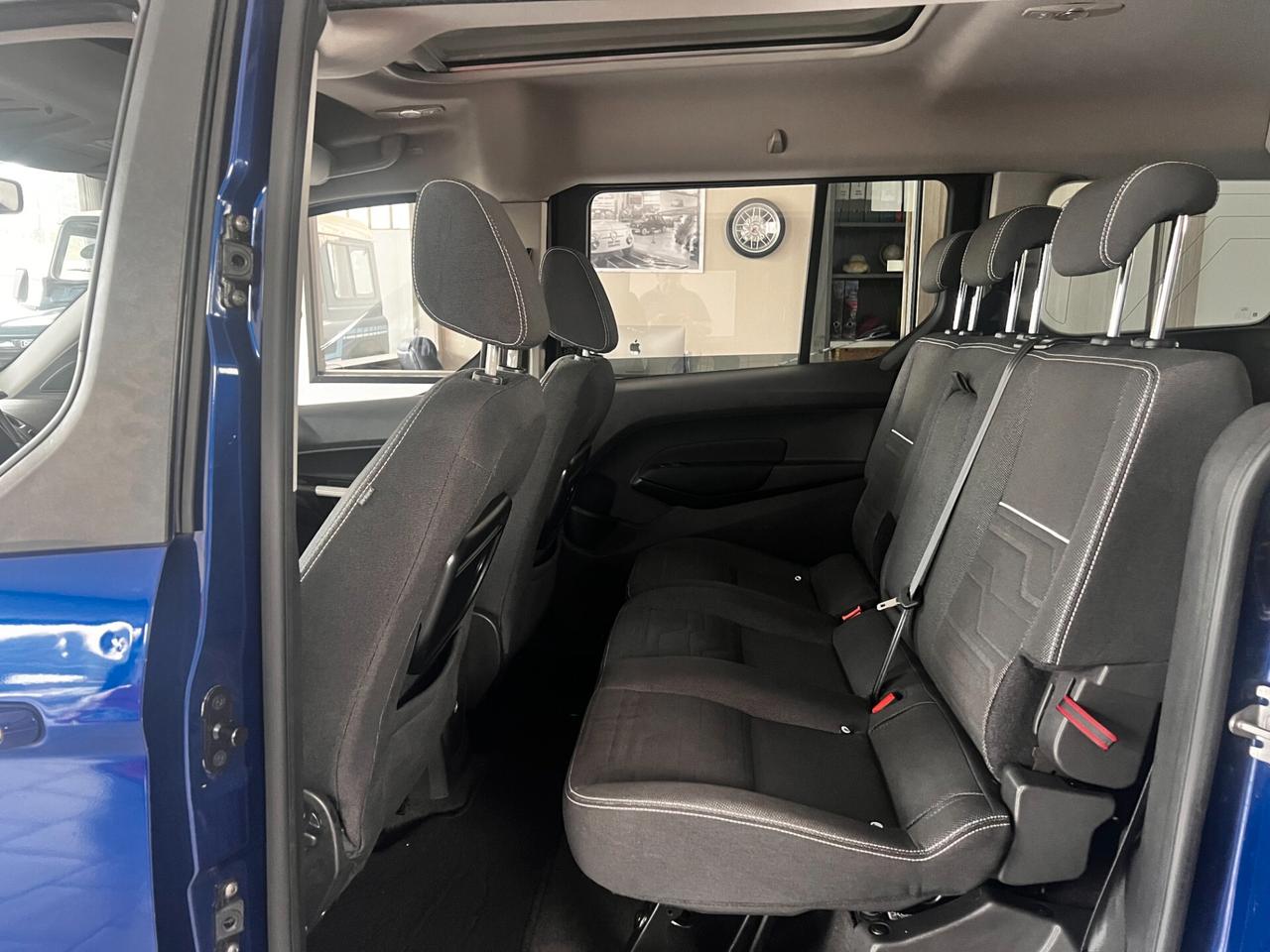 Ford Tourneo Connect 1.5 TDCi 120 CV Powershift Titanium