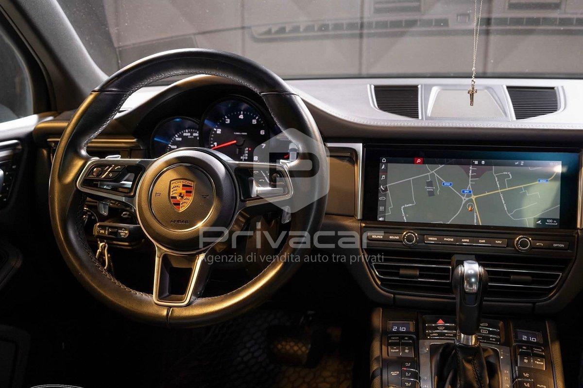 PORSCHE Macan 2.0