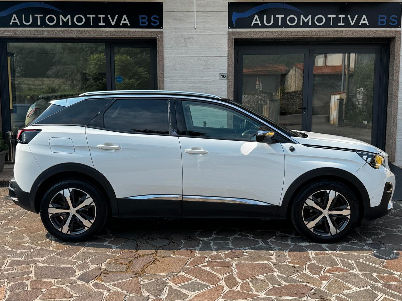 Peugeot 3008 BlueHDi 130 S&S EAT8 Crossway