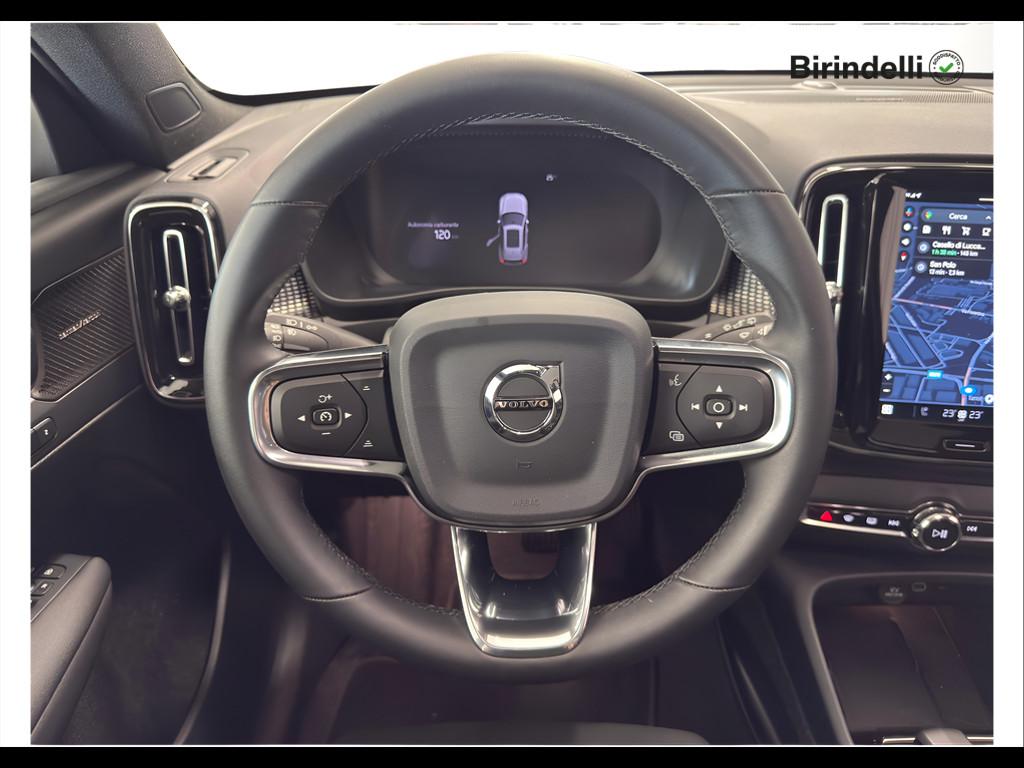 VOLVO XC40 (2017-->) - XC40 B3 automatico Ultra Black Edition