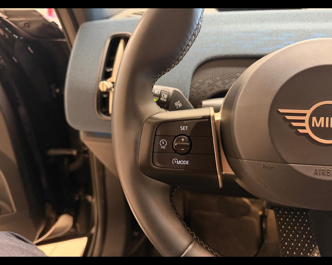 MINI Mini Countrym.(U25) - Mini E Favoured Countryman