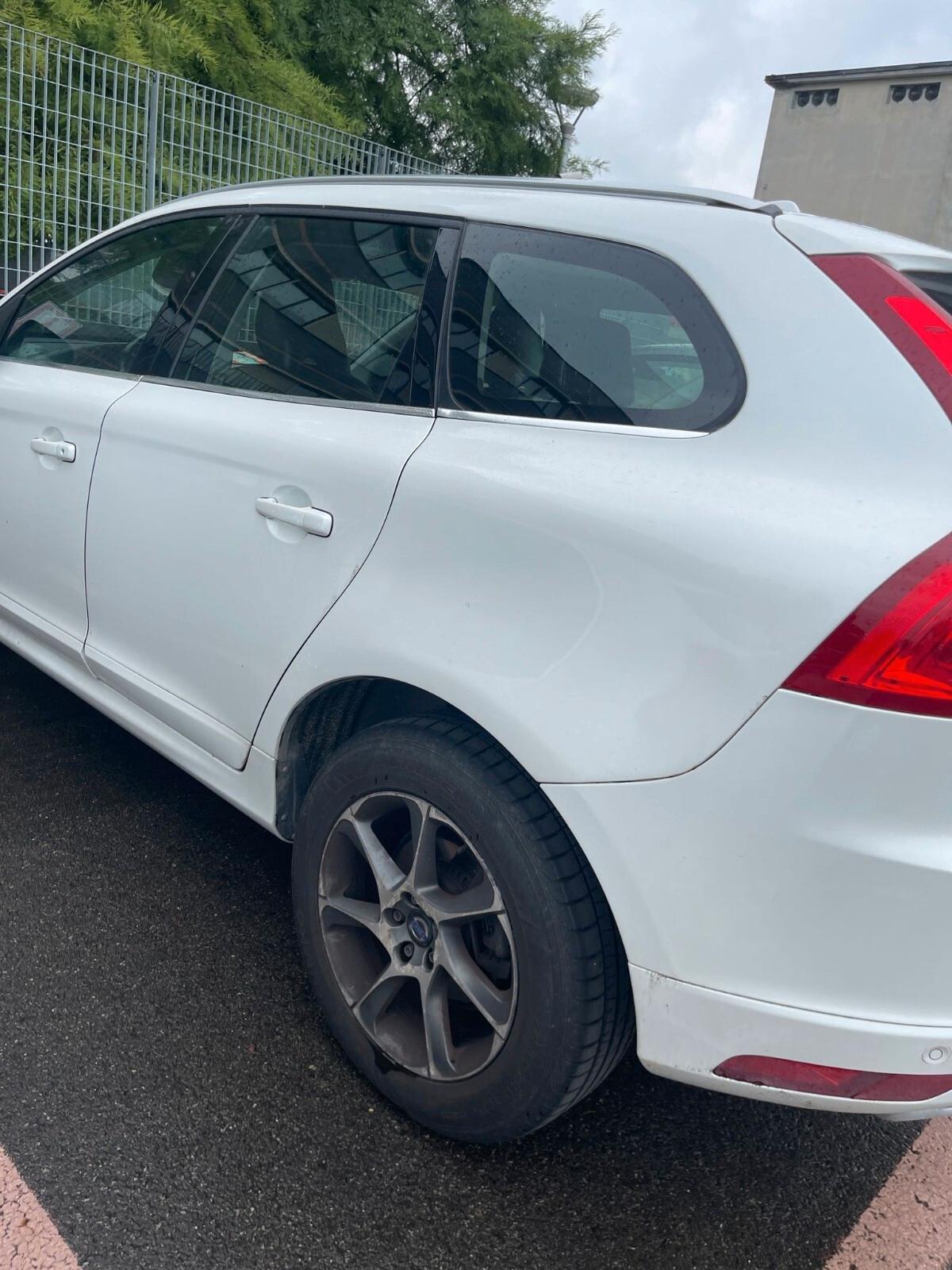 Volvo XC 60 XC60 D4 AWD R-design Momentum