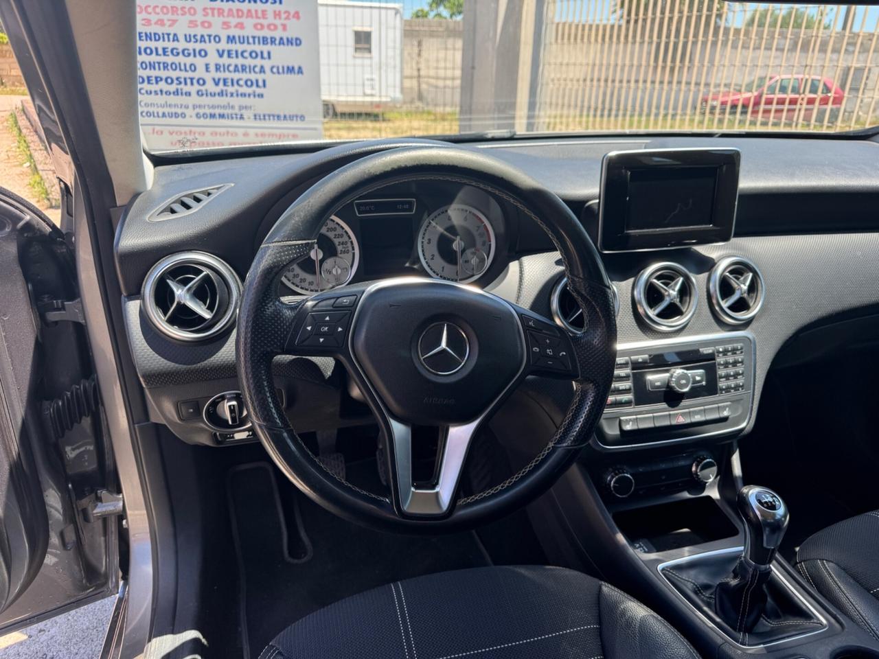 Mercedes-benz A 180 - 1.6 benz - 2013