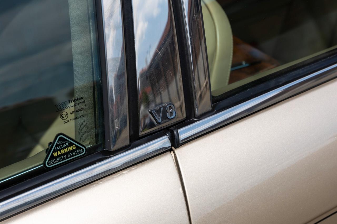 Daimler Super V8 XJ X300* LWB * Topaz con interni Cashmere* Meravigliosa*