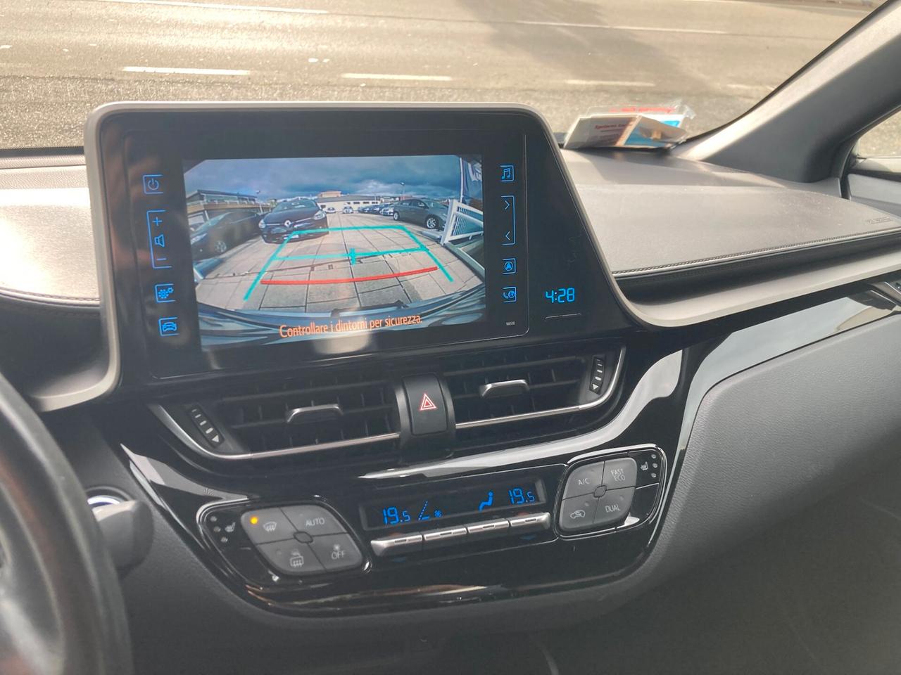 Toyota C-HR 1.8 Hybrid E-CVT Style