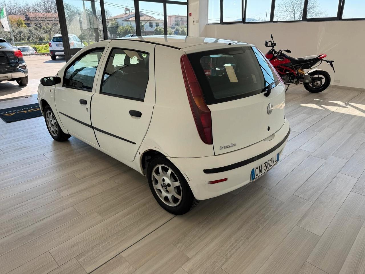 Fiat Punto 1.2 5 porte Active Natural Power