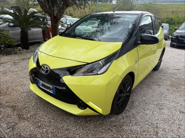 Toyota Aygo 1.0 VVT-i 69 CV 5 porte x-cool TSS