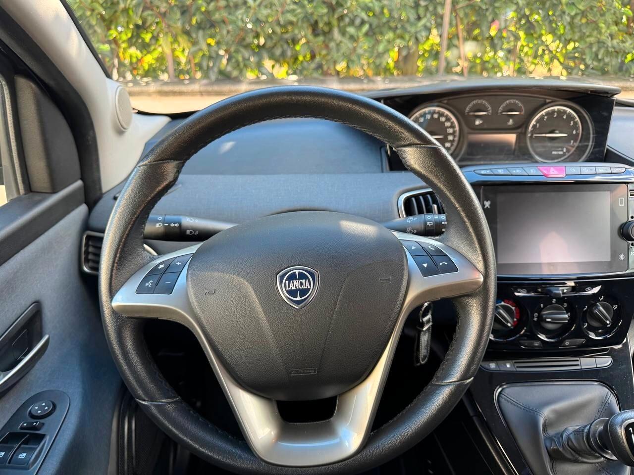 Lancia Ypsilon 1.2 GPL 69 CV 5 porte Ecochic Gold