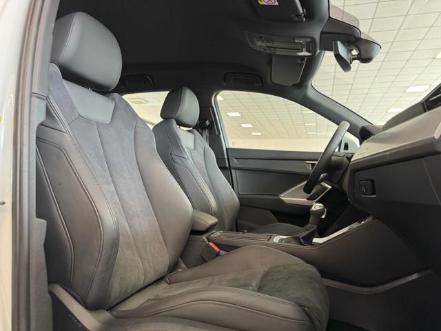 AUDI Q3 35 TDI S tronic Business Advanced