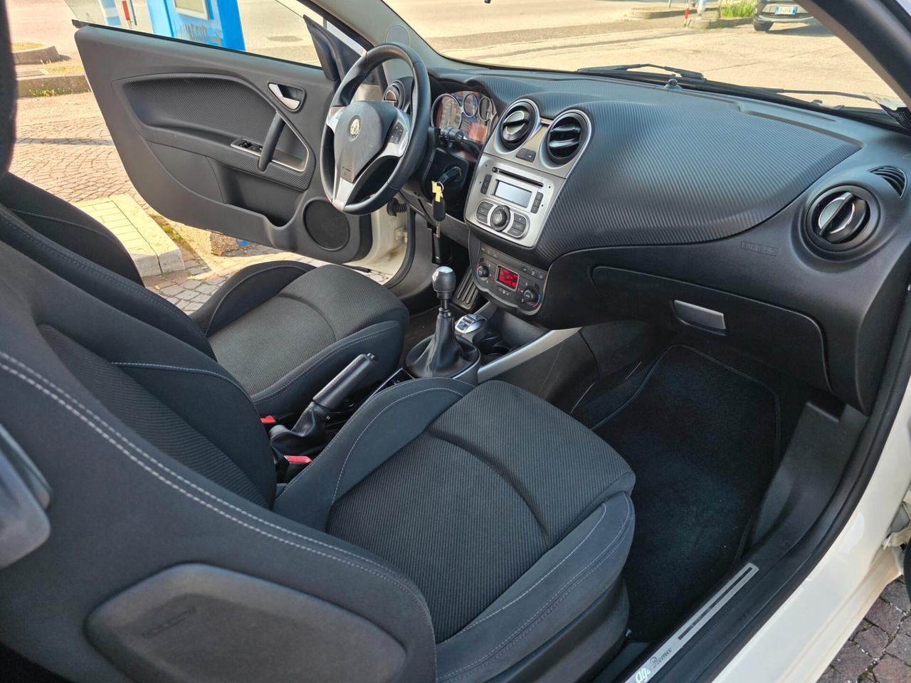 Alfa Romeo MiTo 1.4 105 CV M.air S&S Distinctive Sport Pack