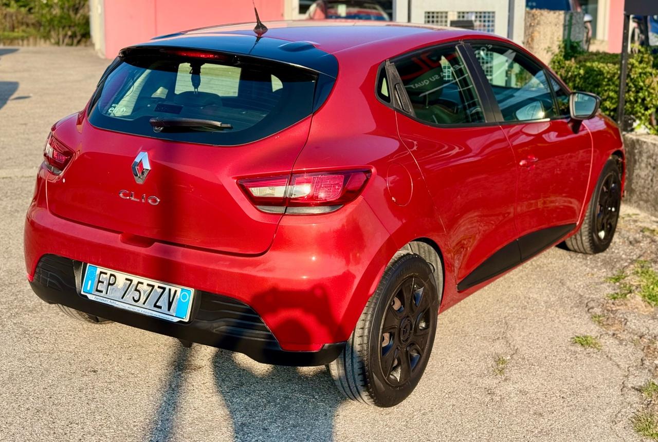 Renault Clio 1.2 16V 5 porte Live! 141.000Km NEOPATENTATI