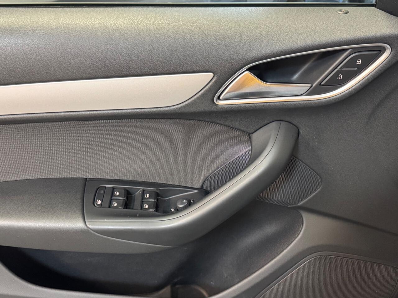 Audi Q3 2.0 TDI 120 CV S-Tronic Sport