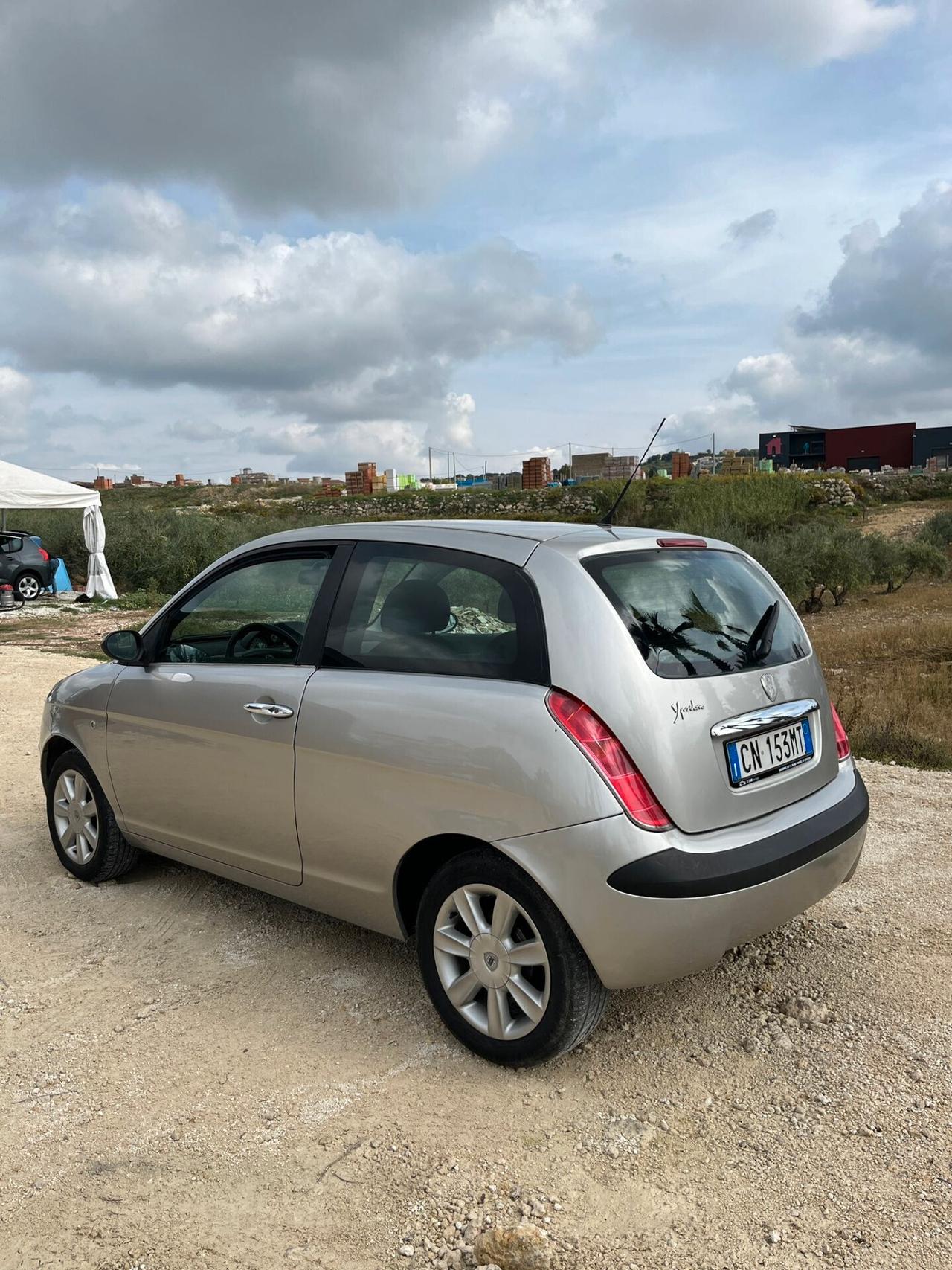 Lancia Ypsilon 1.2 Argento