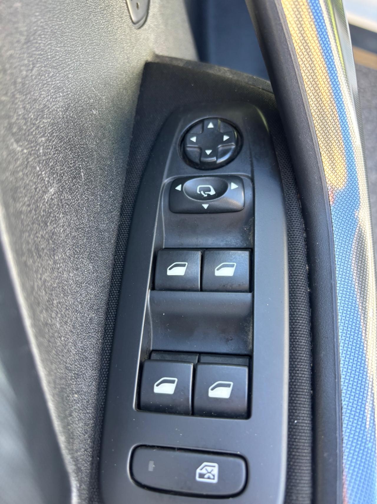 PEUGEOT 2008 1.6HDI 100CV ALLURE FULL NUOVISSIMA