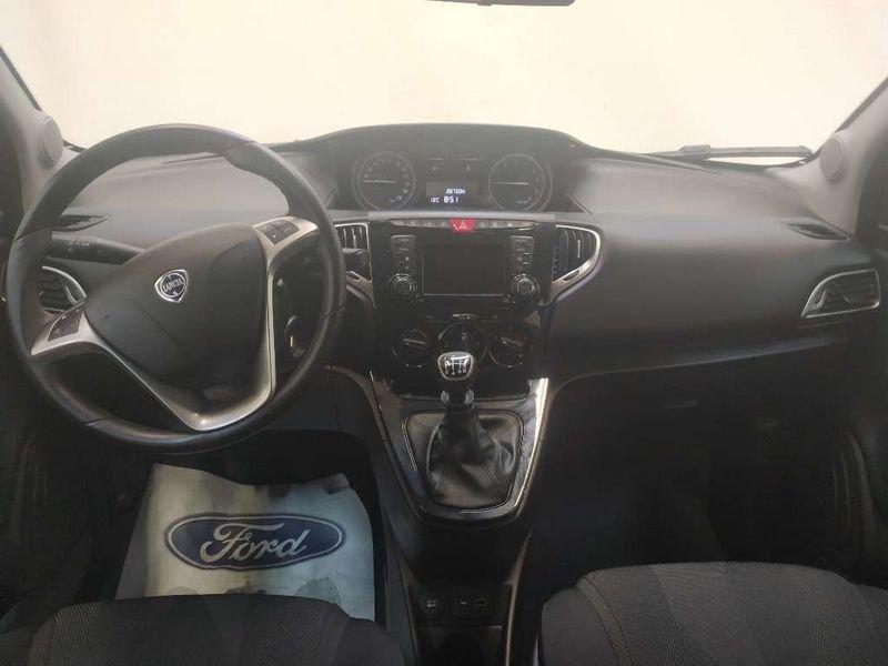 Lancia Ypsilon 1.0 firefly hybrid Silver s&s 70cv