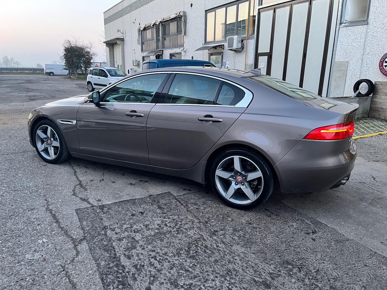 Jaguar XE 2.0 Diesel 2015