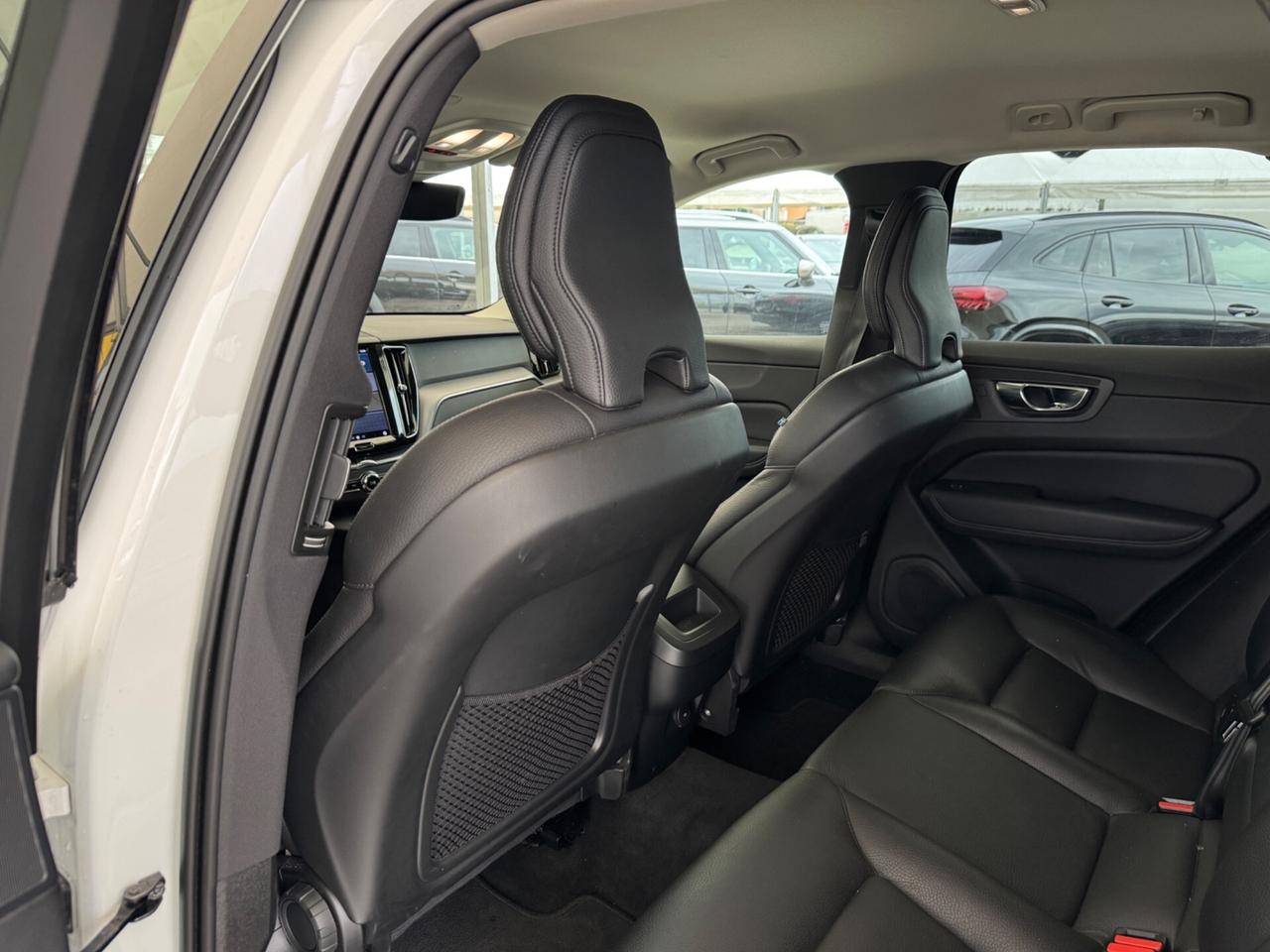 VOLVO XC60 B4 AWD MILD HYBRID MOMENTUM - 2021