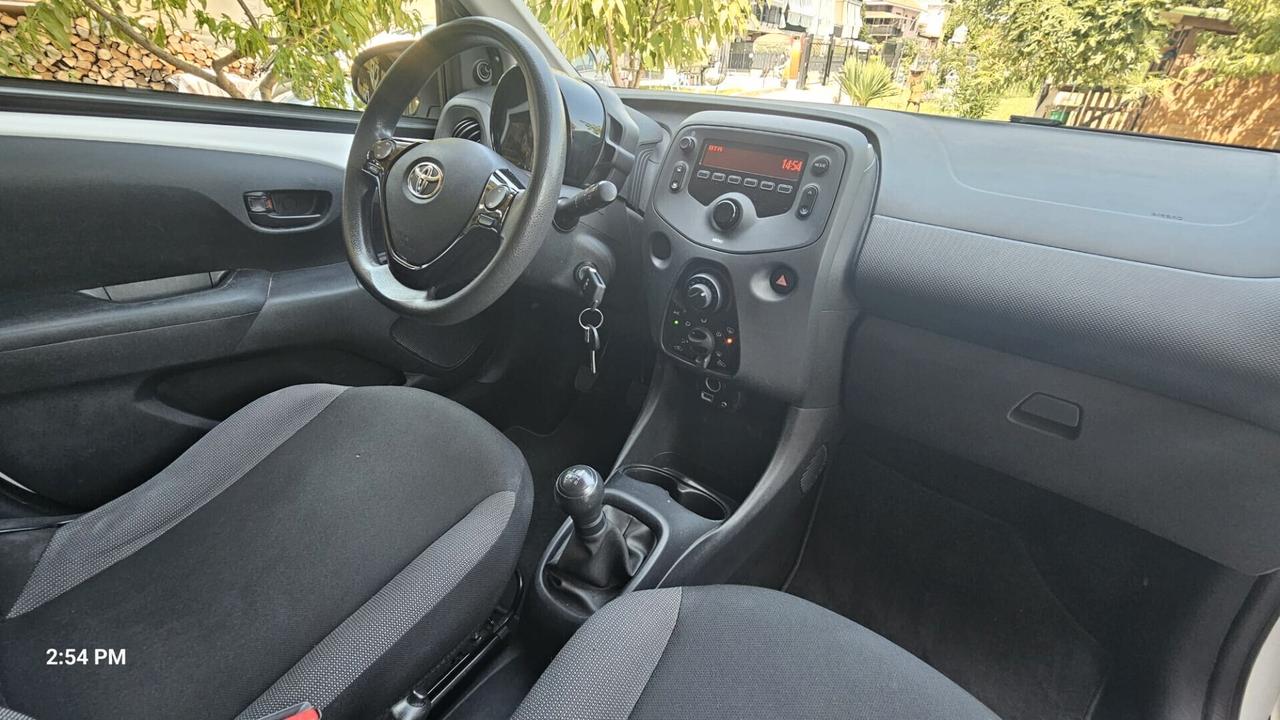 Toyota Aygo 1.0 VVT-i 72 CV 5 porte x-play