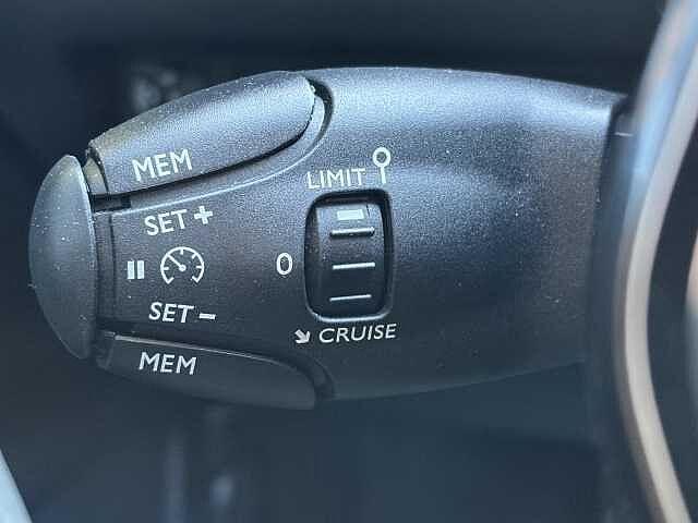 Peugeot 2008 1.5 BlueHDi 110 CV Allure Pack