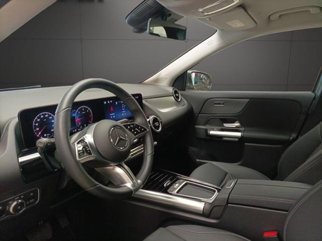 MERCEDES-BENZ GLA 180 Automatic Progressive Advanced