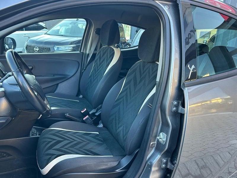 Lancia Ypsilon III 2015 5 Porte 1.2 69cv Silver