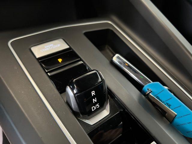 VOLKSWAGEN Golf 1.5 TGI DSG Style