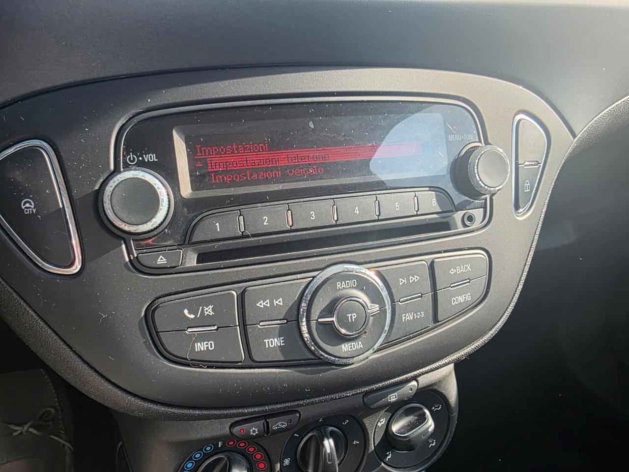 Opel Corsa 1.2 5 porte