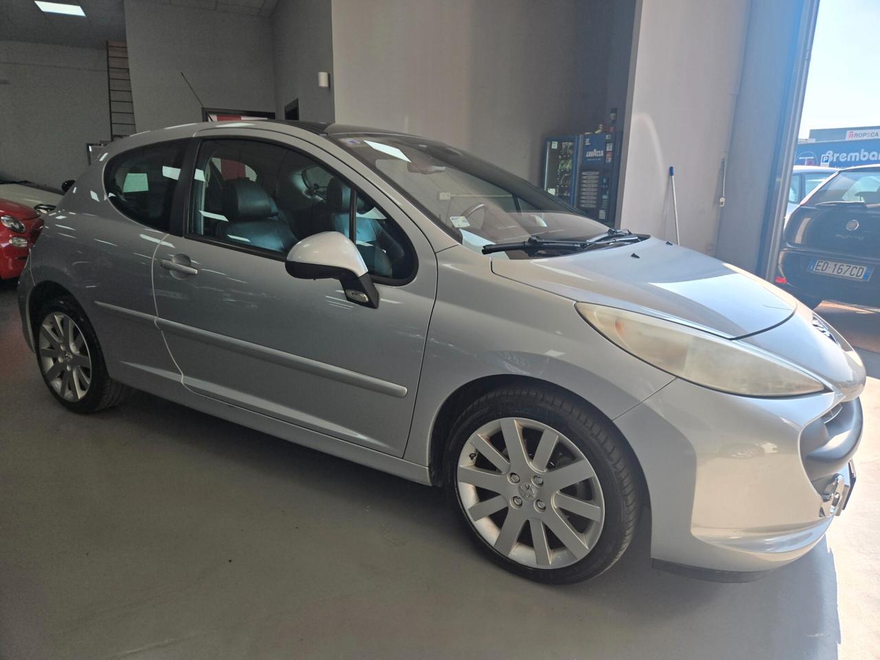 Peugeot 207 1.6 THP 150CV 3p. Féline